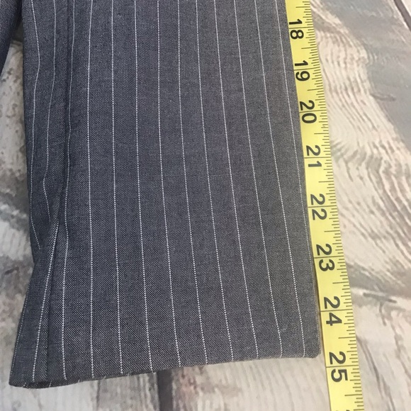 Tahari Arthur S Levine Gray Pin Striped Blazer - Picture 5 of 9